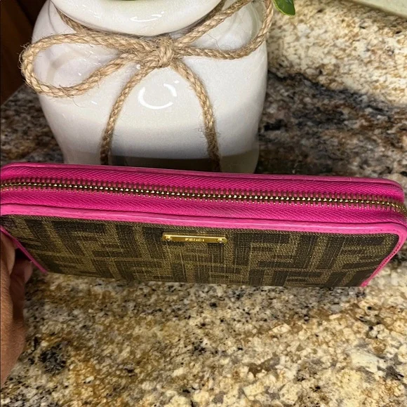 🌵Fendi EUC Zucca Wallet w /COA with Pink Trim - Picture 6 of 11